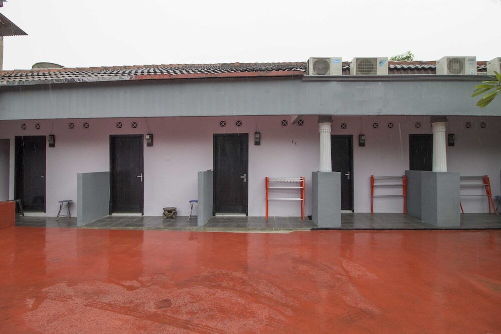 Джакарта: RedDoorz @ Pondok Bambu