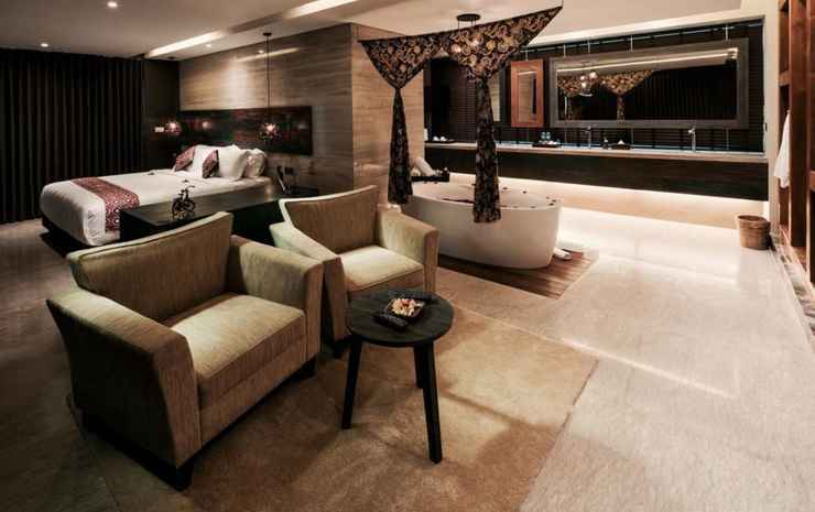 Беноа: LE DOMICILE by Cyrus Scott