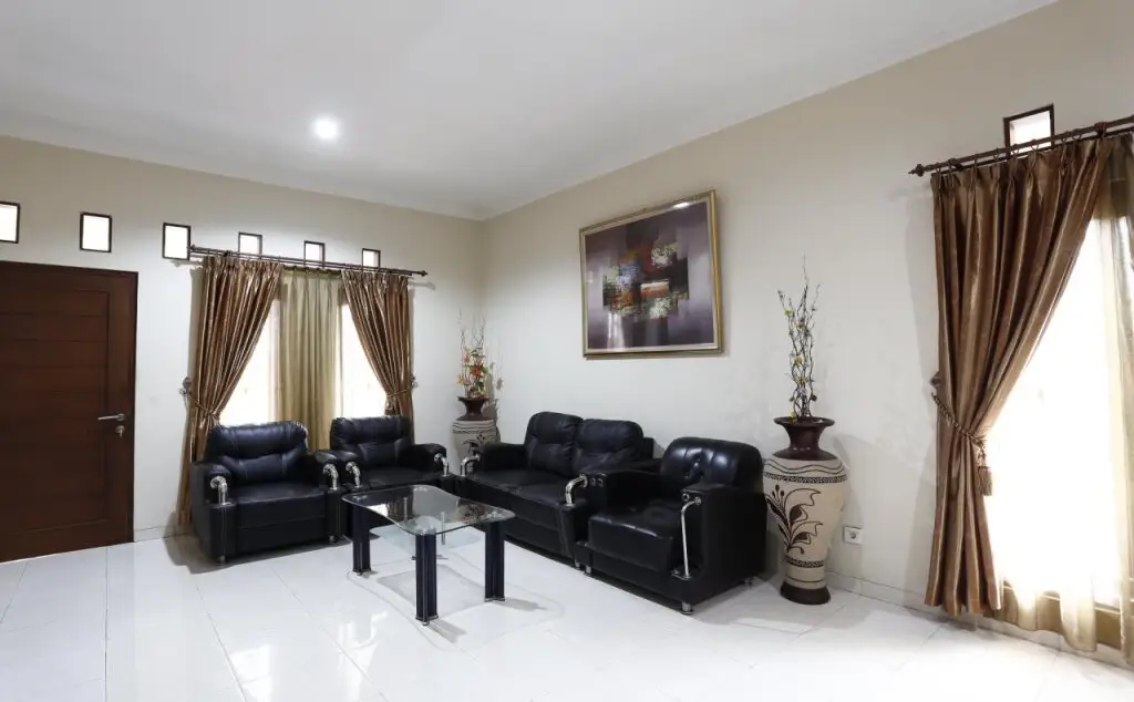 Депок: Twin House