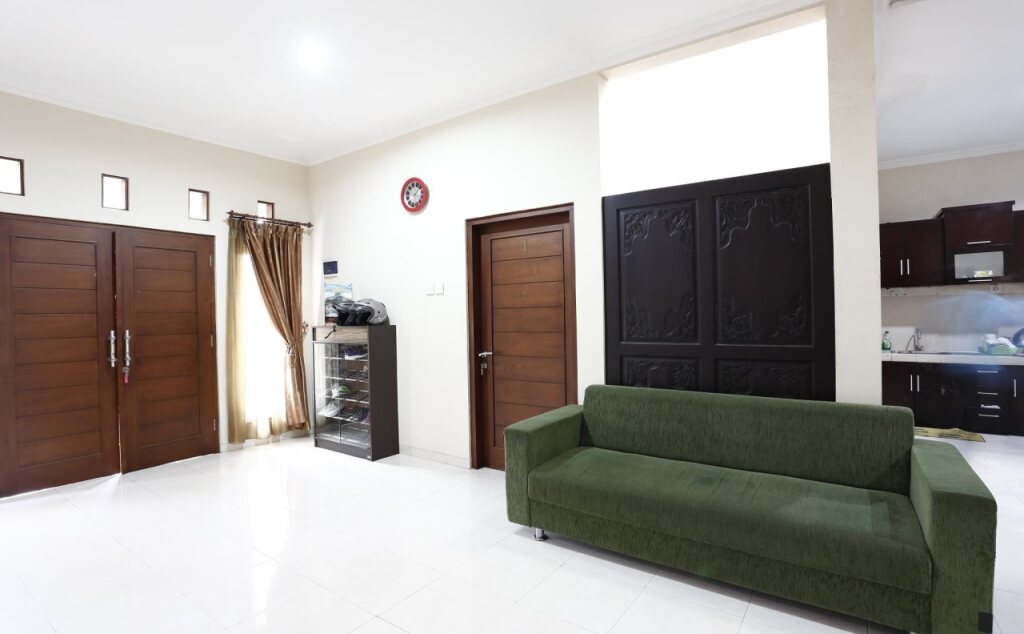 Депок: Twin House