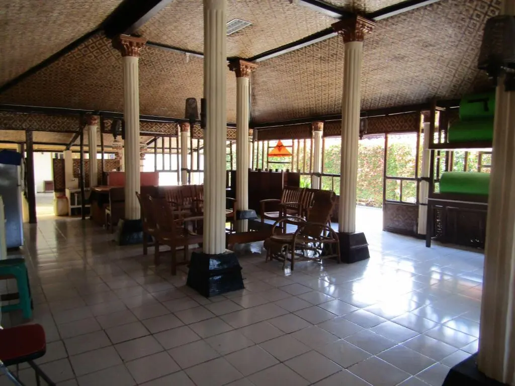 Парангтритис: Hotel Family Syariah 1