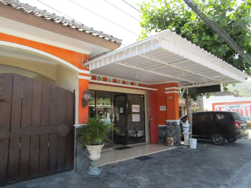 Парангтритис: Hotel Family Syariah 1
