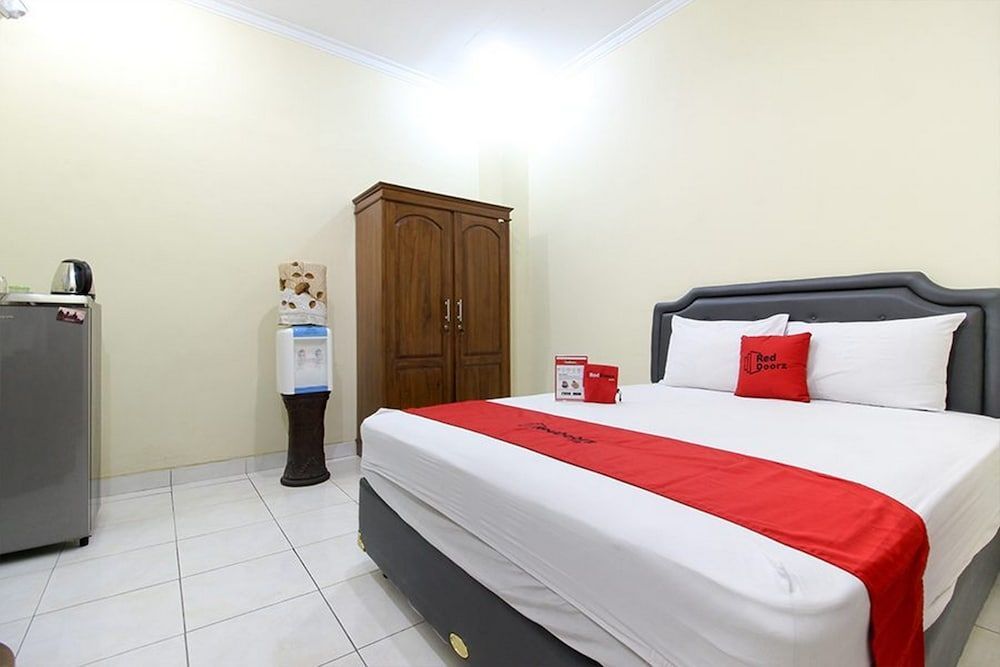 Депок: RedDoorz @ Condong Catur 2