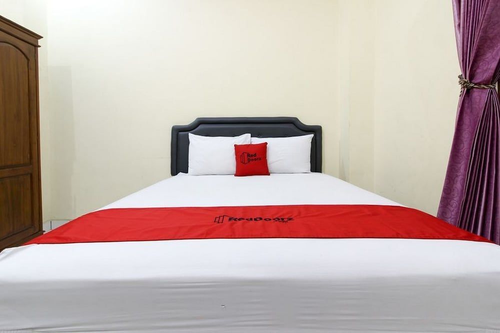Депок: RedDoorz @ Condong Catur 2