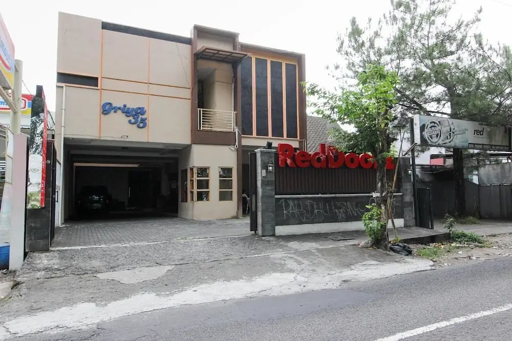 RedDoorz @ Condong Catur 2 — фото 1