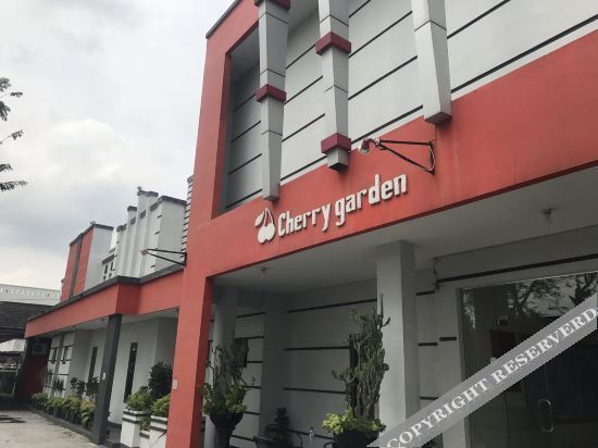 Медан: Cherry Garden Hotel