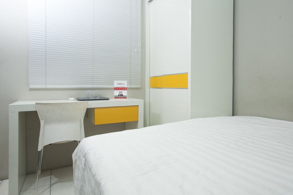 Сурабая: RedDoorz near Suroboyo Carnival Park
