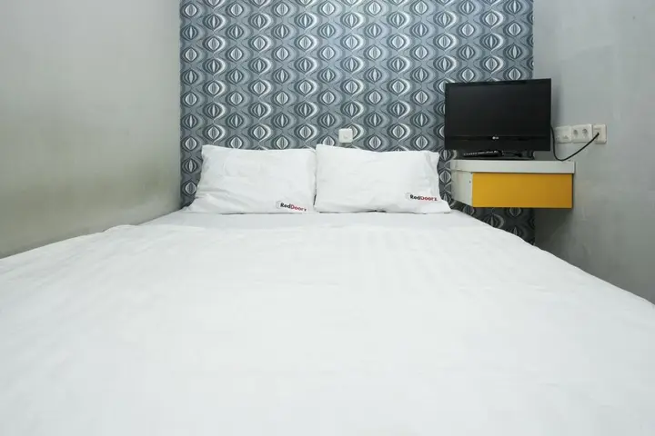 Сурабая: RedDoorz near Suroboyo Carnival Park
