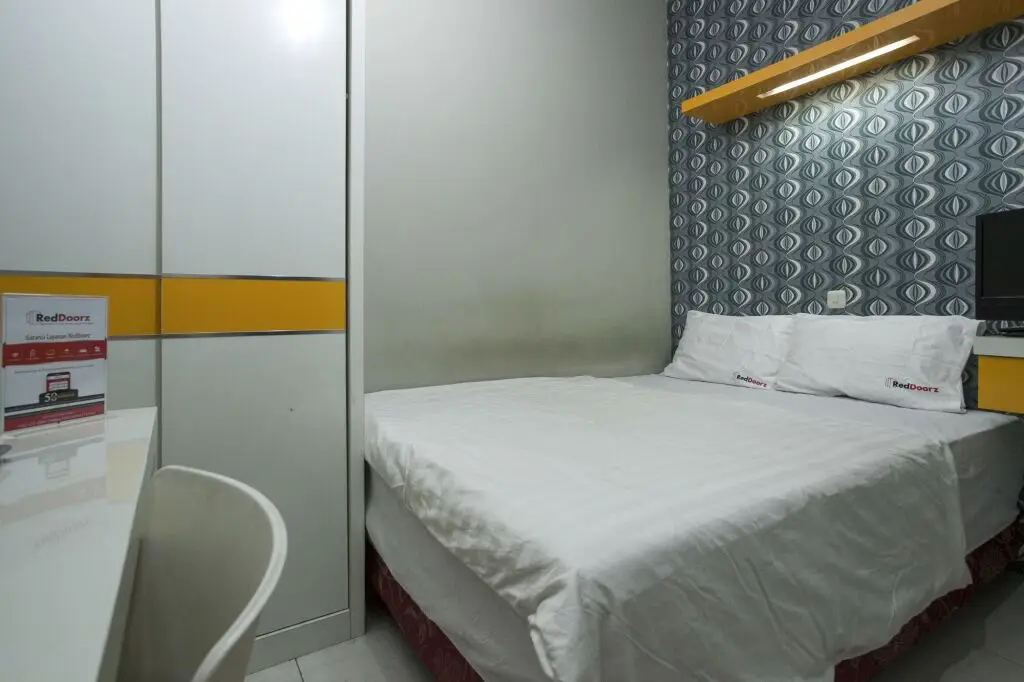 Сурабая: RedDoorz near Suroboyo Carnival Park