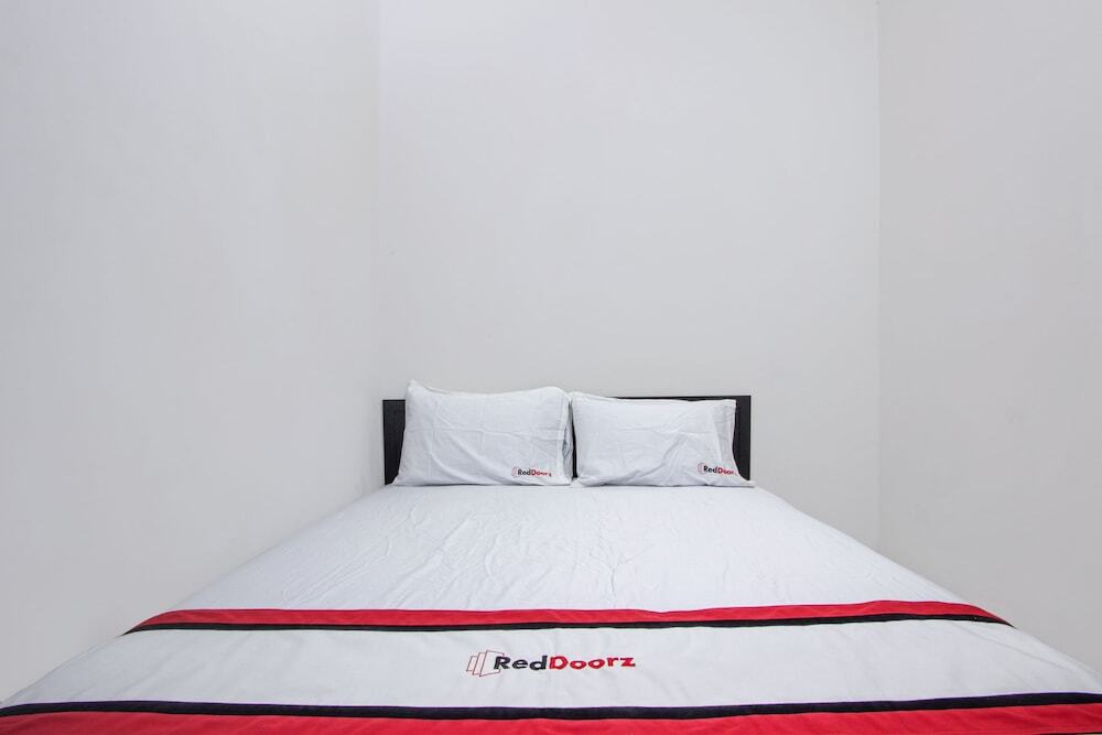 Депок: RedDoorz near Universitas Negeri Yogyakarta 2