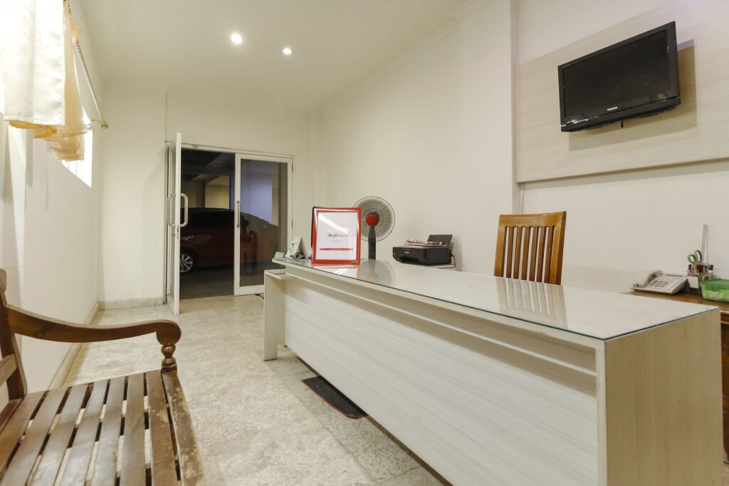 Суракарта: RedDoorz near Stadion Manahan Solo