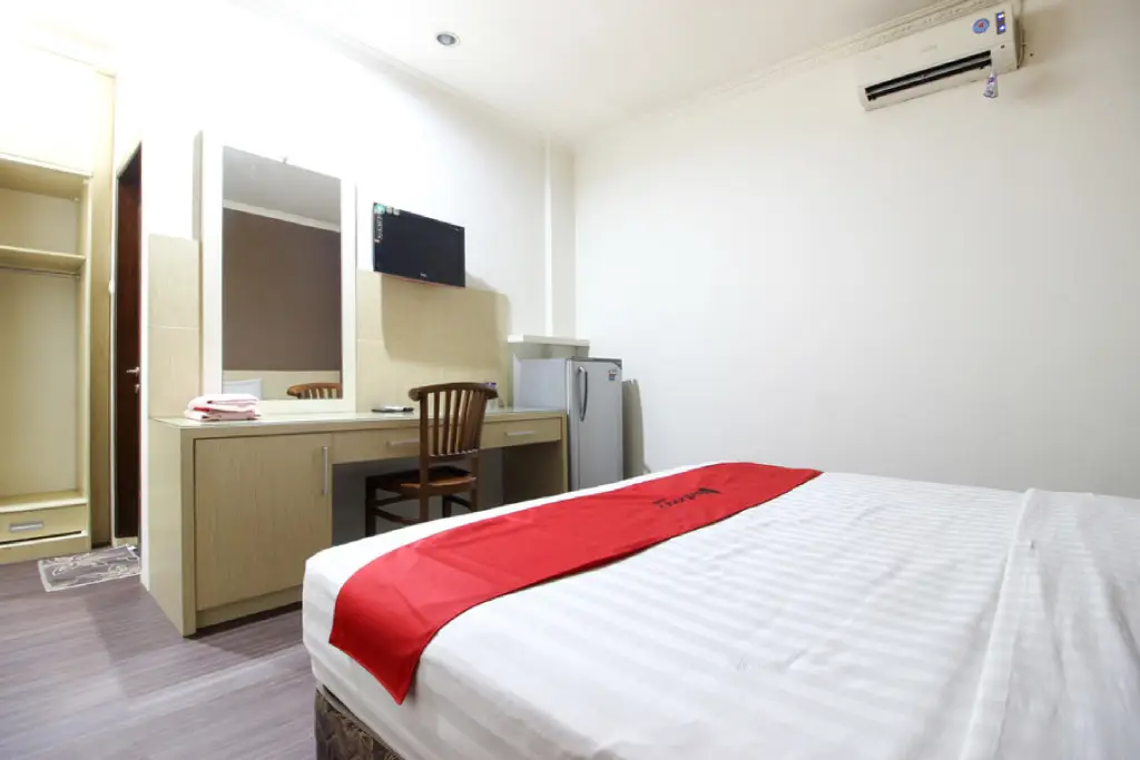 Суракарта: RedDoorz near Stadion Manahan Solo