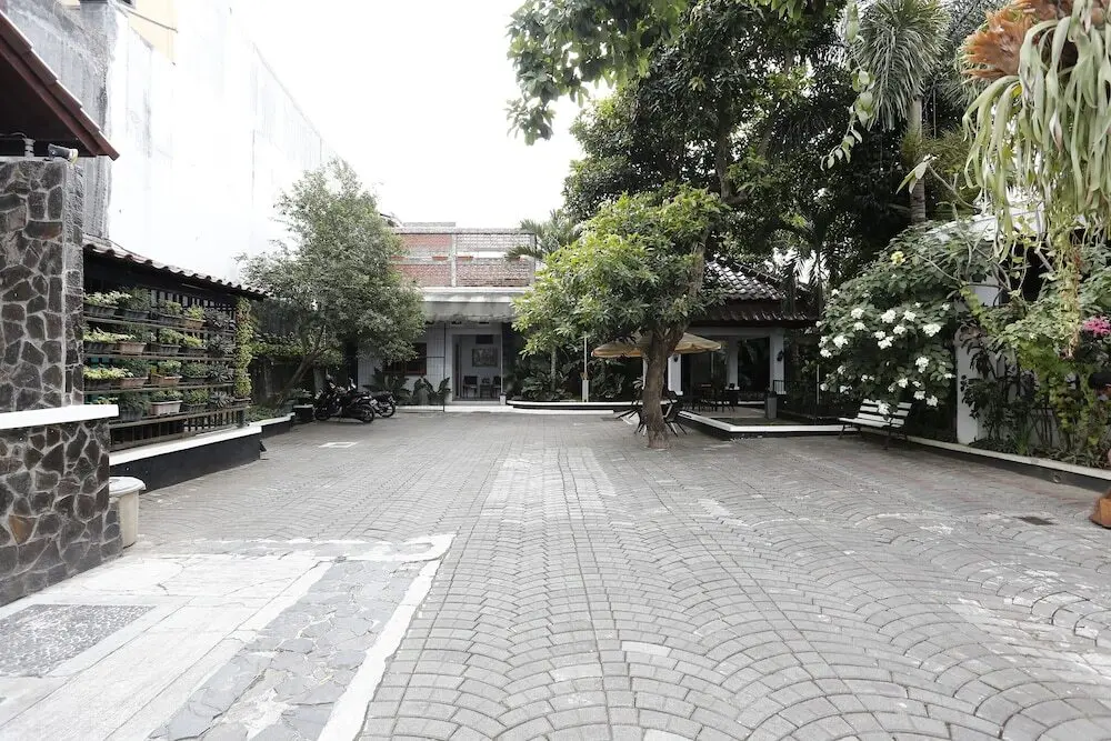 Джокьякарта: Reddoorz near Lempuyangan Station 2