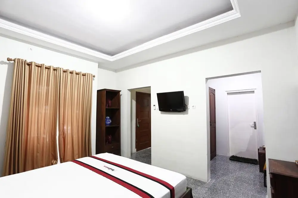 Джокьякарта: Reddoorz near Lempuyangan Station 2