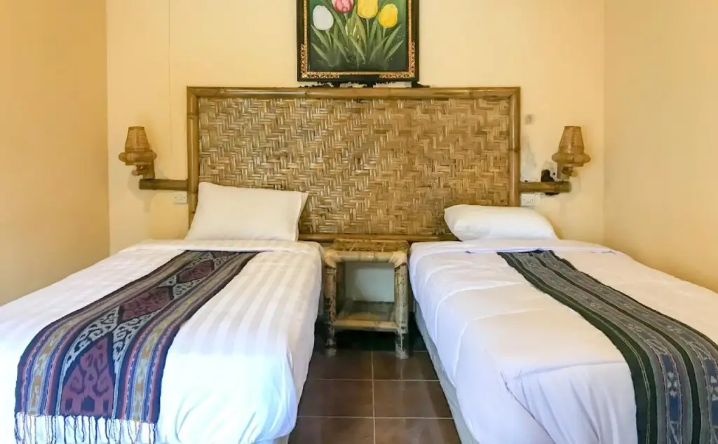 Jerowaru: Surya Karhyn Hotel & Restaurant