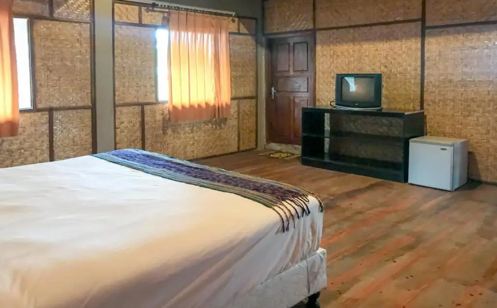Jerowaru: Surya Karhyn Hotel & Restaurant