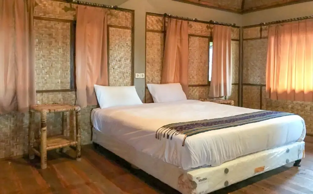 Jerowaru: Surya Karhyn Hotel & Restaurant