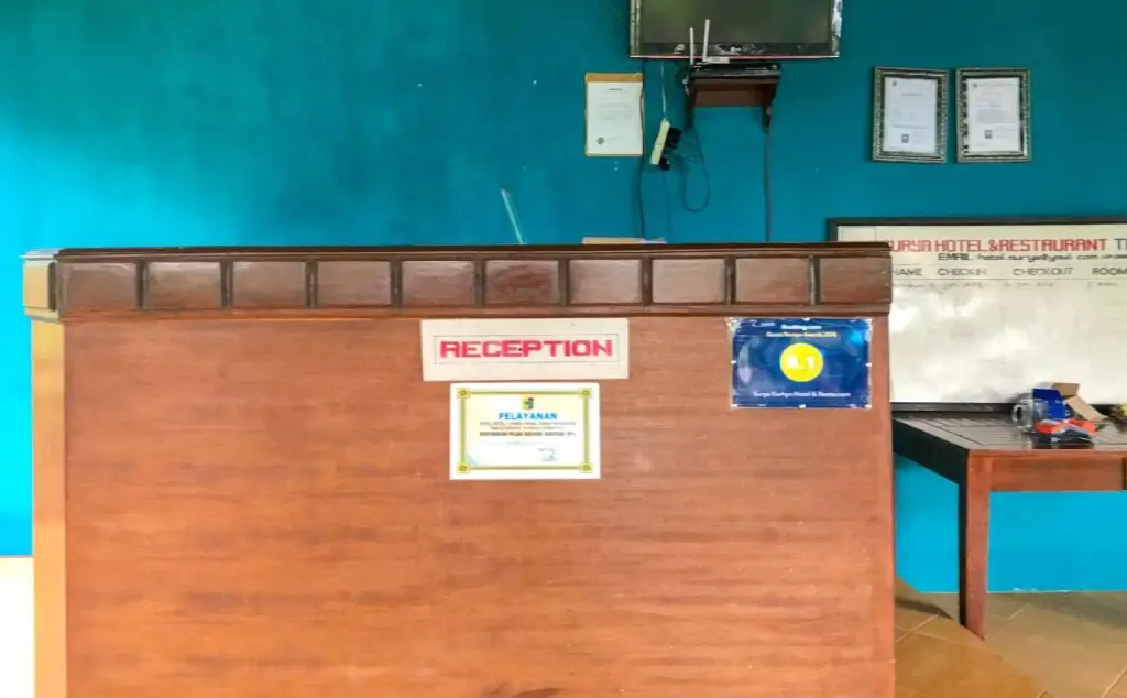 Jerowaru: Surya Karhyn Hotel & Restaurant