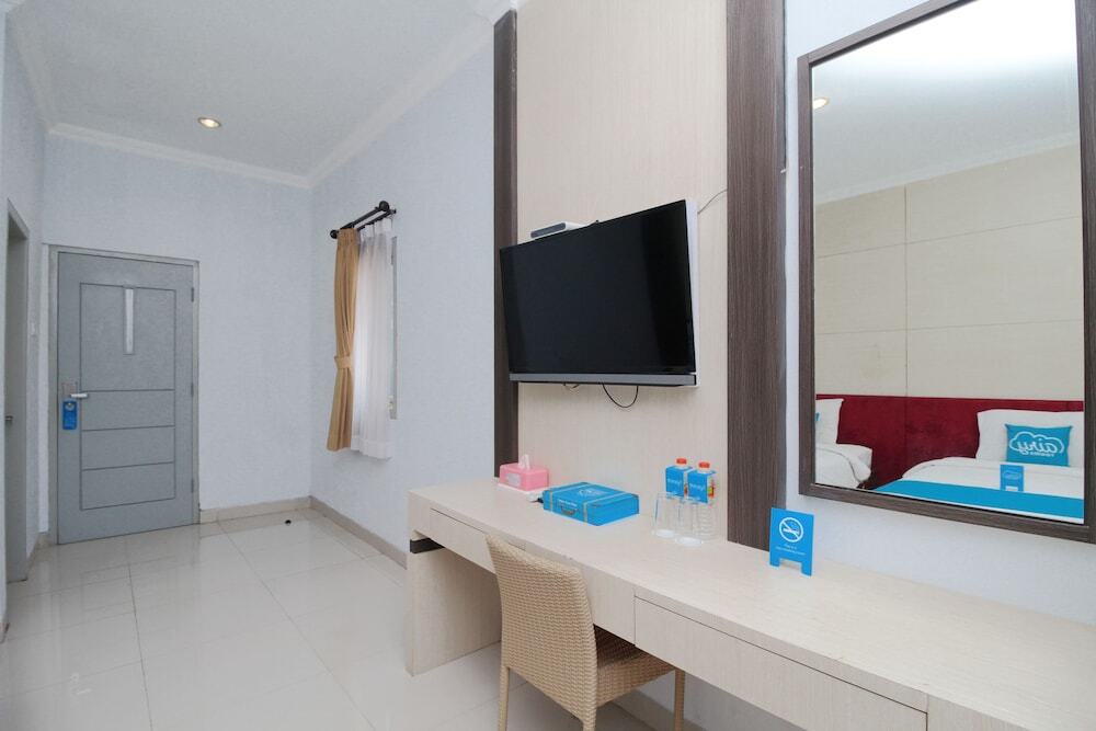 Суракарта: Airy Terminal Tirtonadi MT Haryono 80 Solo
