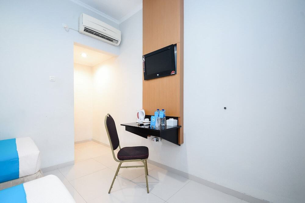 Чиребон: Airy Kesambi Tuparev 107 Cirebon