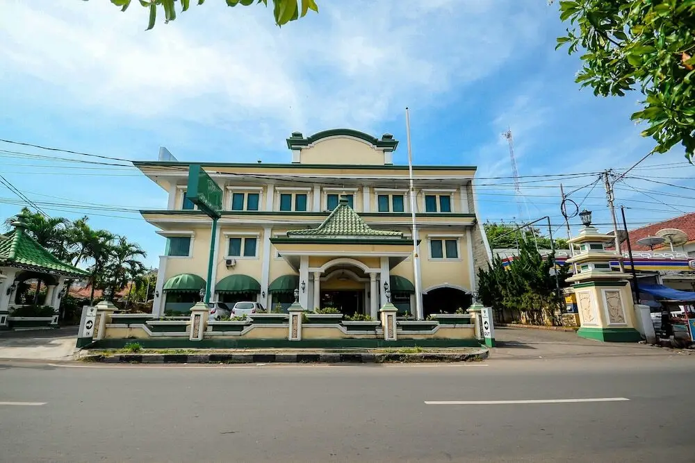 Airy Alun Alun Kejaksan Veteran 32 Cirebon — фото 1