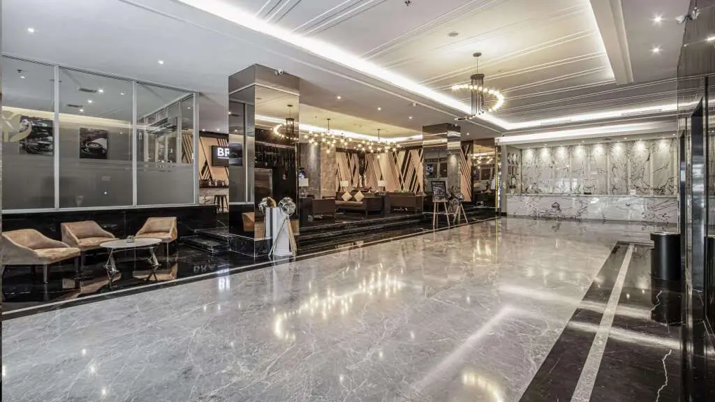 Макассар: Golden Tulip Essential Makassar