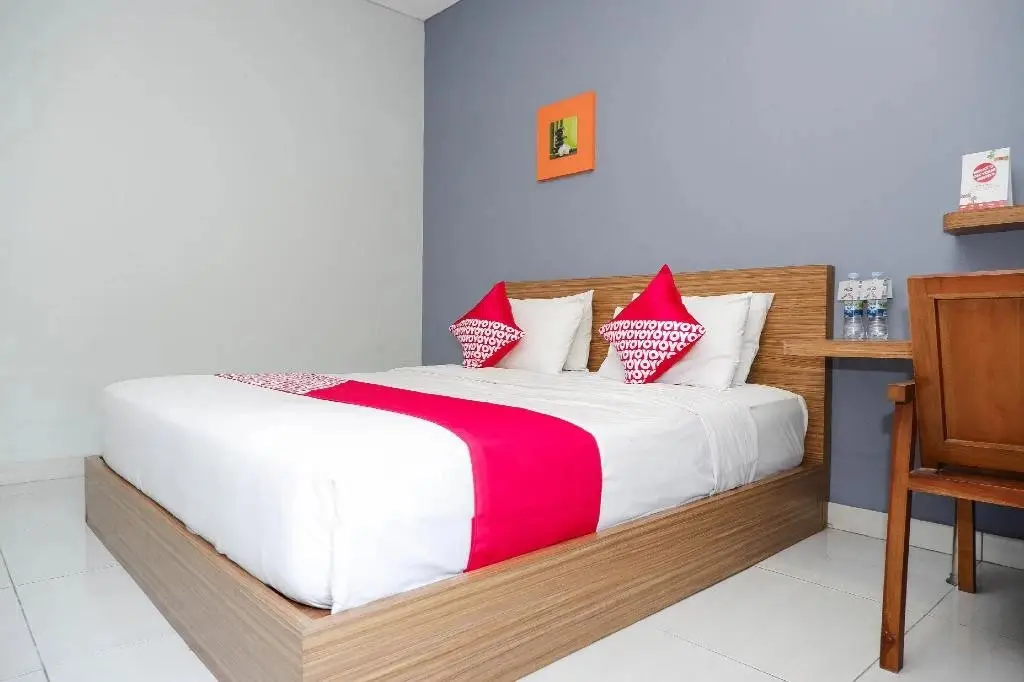 Семаранг: RedDoorz near Ahmad Yani Airport