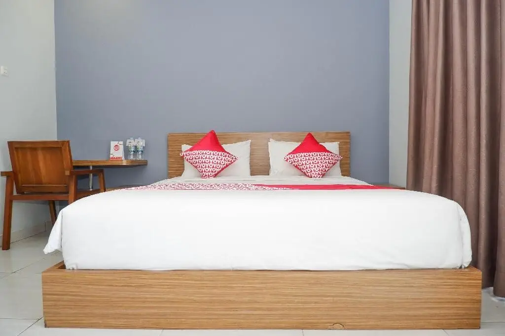 Семаранг: RedDoorz near Ahmad Yani Airport