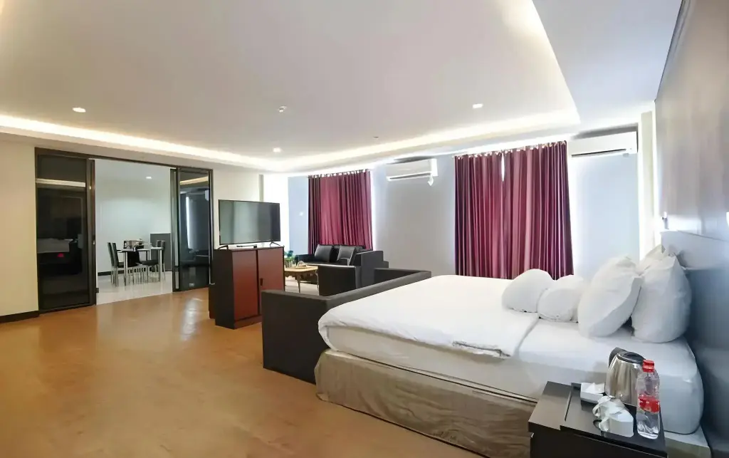 Пурводади: Grand Master Hotel Purwodadi