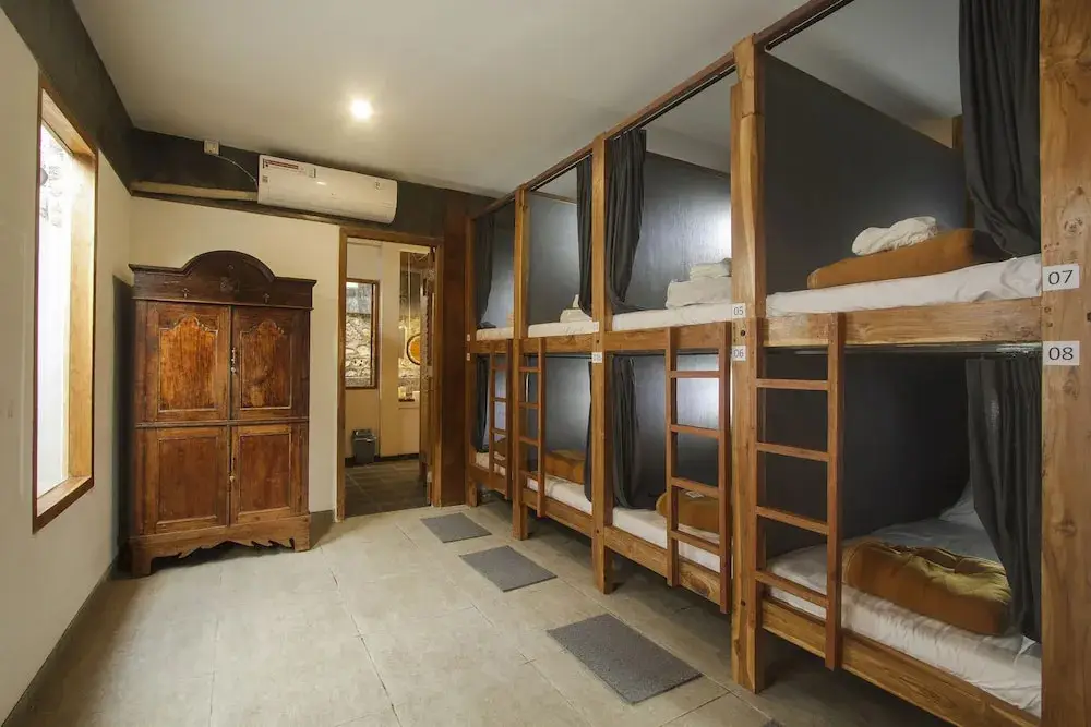 Лабуан-Баджо: Green Hill Bed Station - Hostel