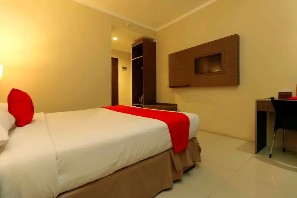 Макассар: RedDoorz Plus near Pantai Losari