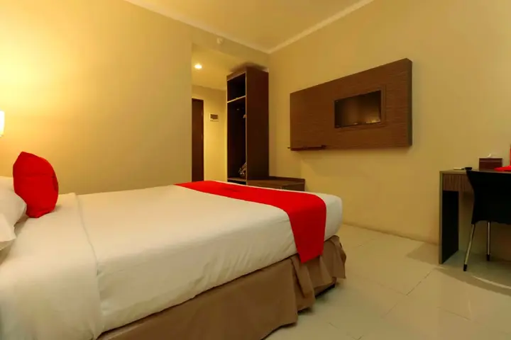 Макассар: RedDoorz Plus near Pantai Losari