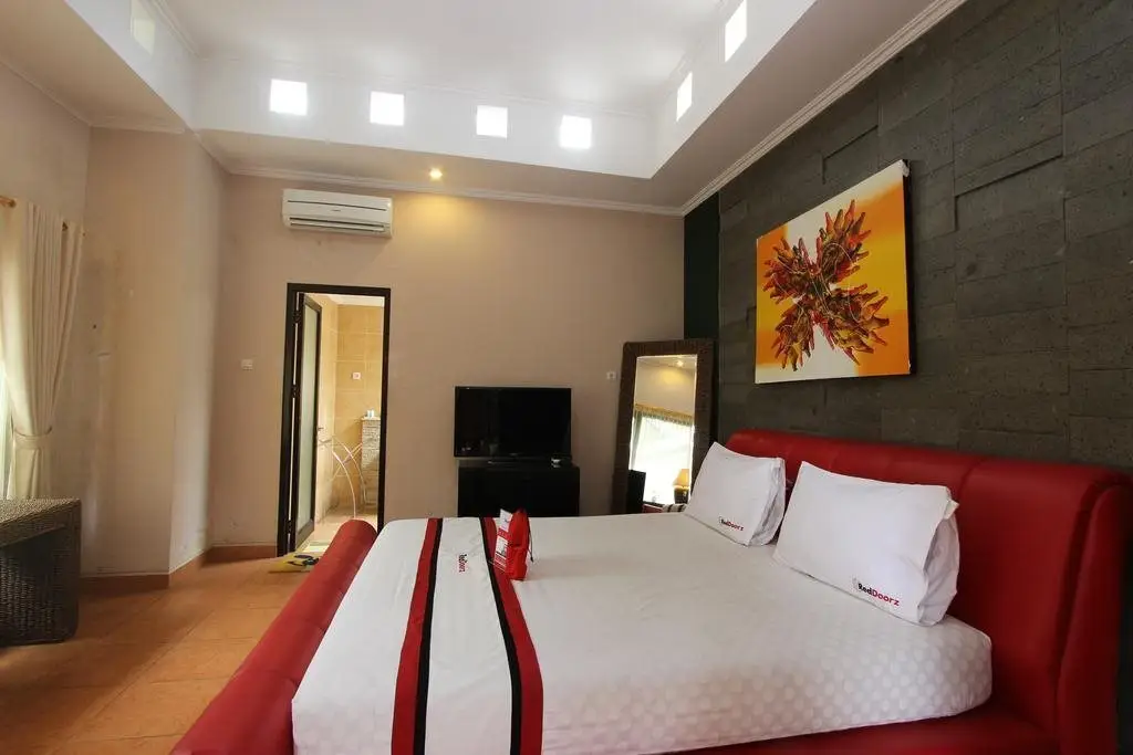 Депок: RedDoorz near Casa Grande