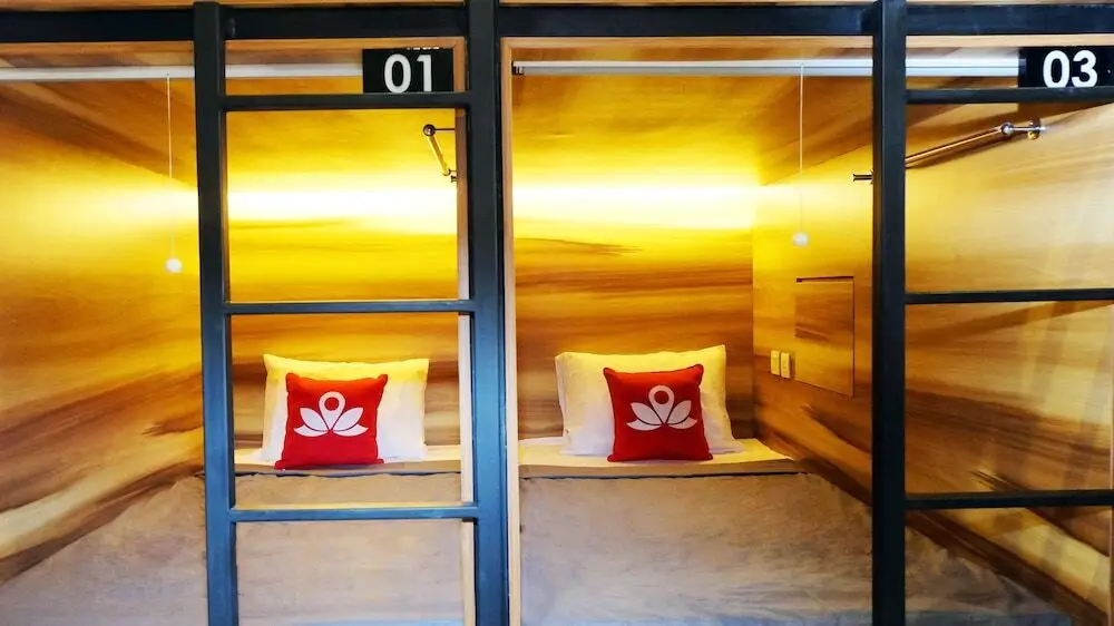 Сурабая: ZEN Hostel Gubeng Station 2