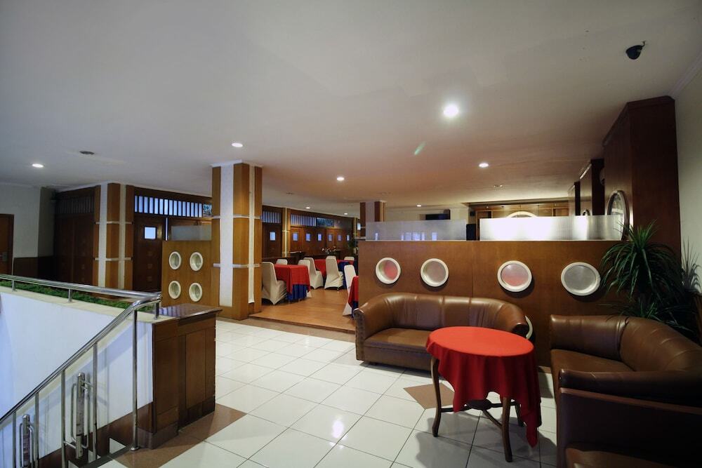 Тегал: Airy Pekauman Jendral Sudirman 30 Tegal
