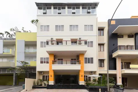 RedDoorz Plus @ Boulevard Residence BSD — фото 1