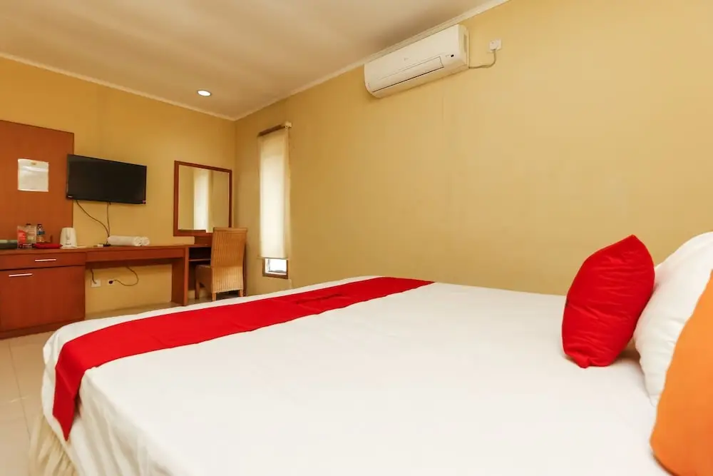 Сукарайя: RedDoorz @ Desa Cijulang Sentul