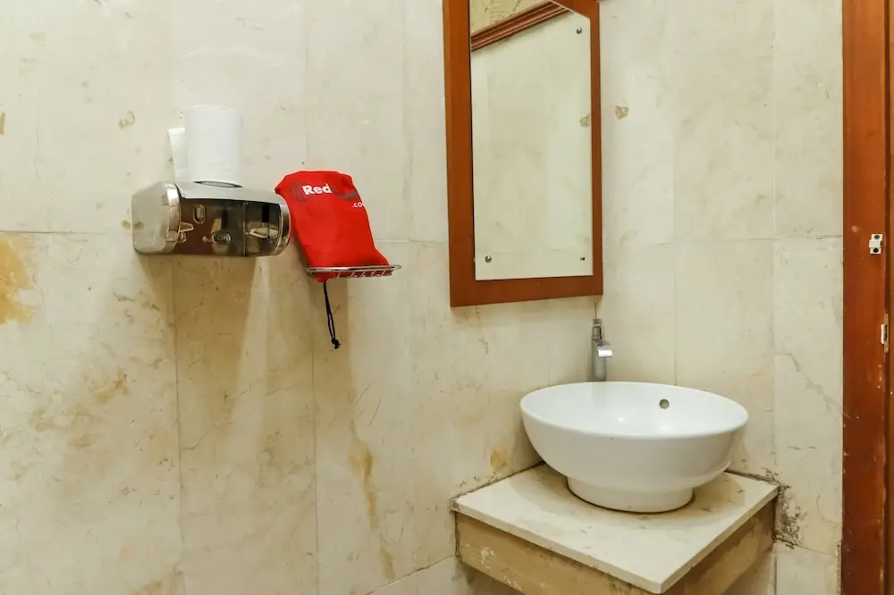 Сукарайя: RedDoorz @ Desa Cijulang Sentul