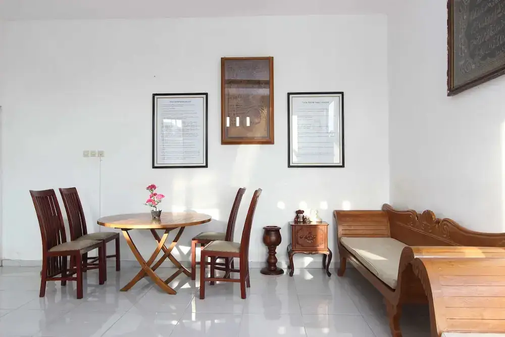 RedDoorz Plus near RS UGM — фото 1