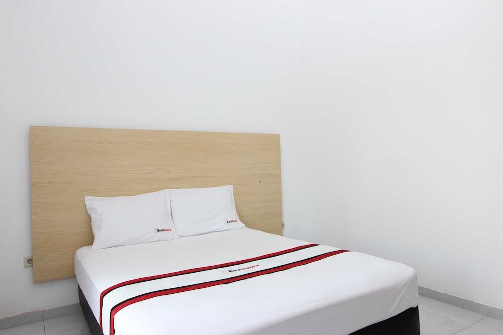 Батуретно: RedDoorz Plus near RS UGM