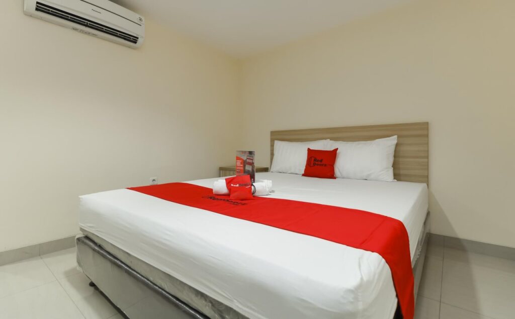 Джакарта: RedDoorz Plus near Harmoni Gajah Mada
