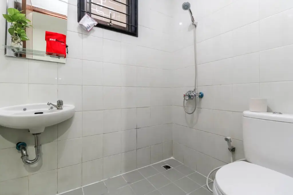 Джакарта: RedDoorz Plus near Trisakti University