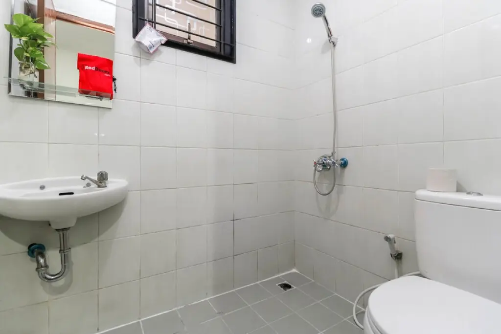 Джакарта: RedDoorz Plus near Trisakti University