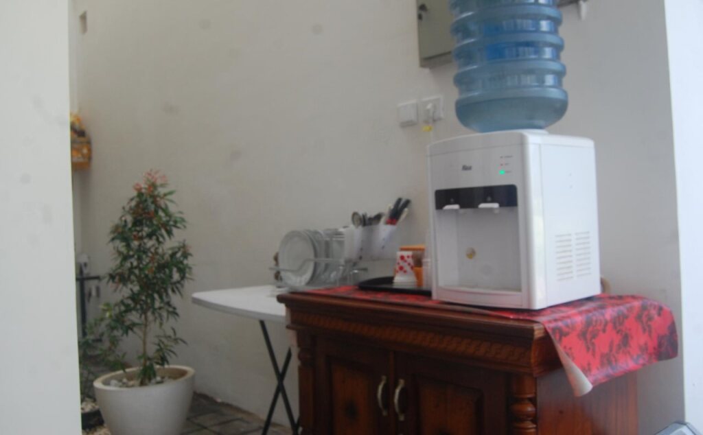 Сесе: Mesare Guest House