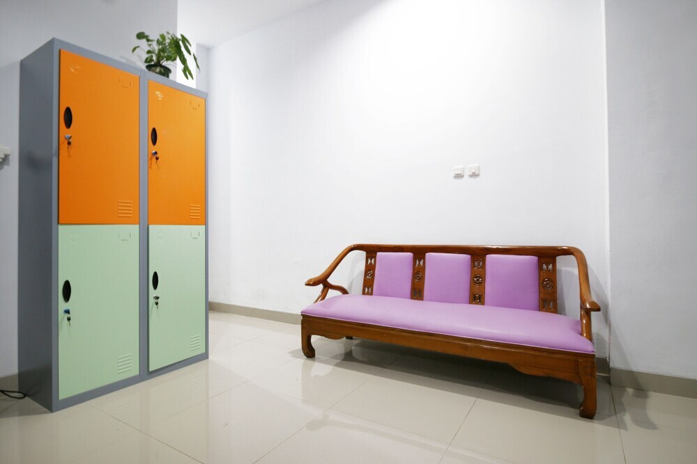 Джакарта: Airy Eco Syariah Cengkareng Mutiara Palem C2 22 Jakarta