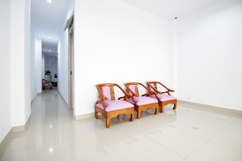 Джакарта: Airy Eco Syariah Cengkareng Mutiara Palem C2 22 Jakarta