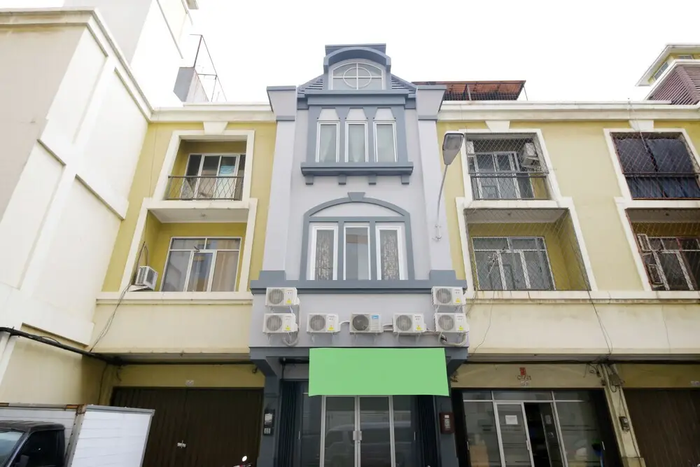 Джакарта: Airy Eco Syariah Cengkareng Mutiara Palem C2 22 Jakarta