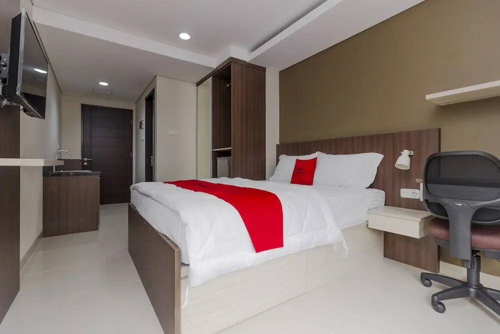 Джакарта: RedDoorz Plus @ Abdul Majid Raya