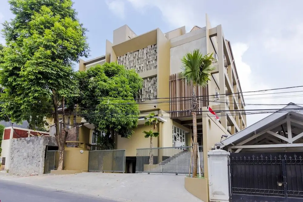 RedDoorz Plus @ Abdul Majid Raya — фото 1