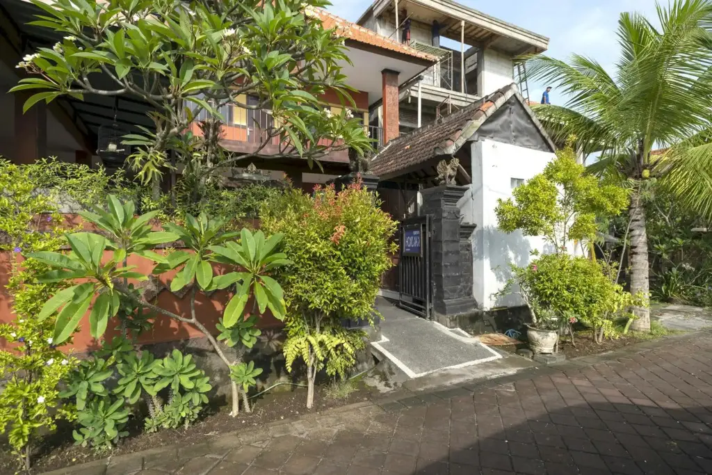 Сесе: OYO 636 Apartmen Kak Okoh